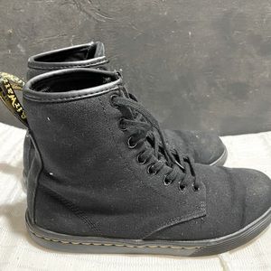 Size 6 sneaker Doc Martens